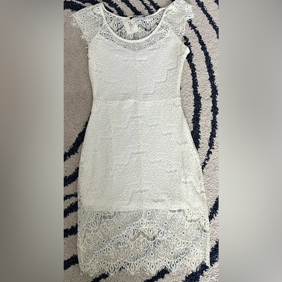 🆕 Fitted Cream Lace Dress, Size Small - Picture 2 of 8